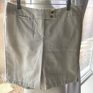 Classic Ann Taylor Cream Signature Fit Shorts Size 6P